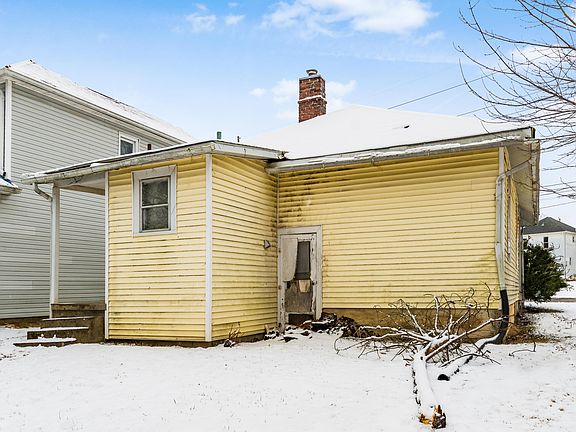 3rd image of 461 Stewart St