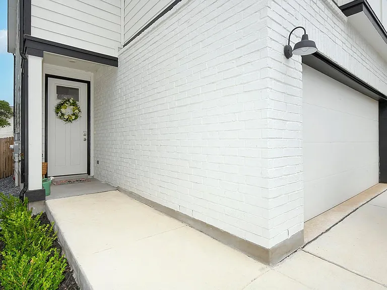 16011 Babcock Rd #13 — Photo 2