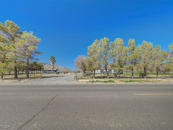 4th image of 1850 W Simkins Rd