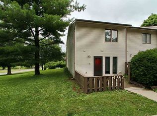 402 Hawaii Ct, Iowa City, IA 52246