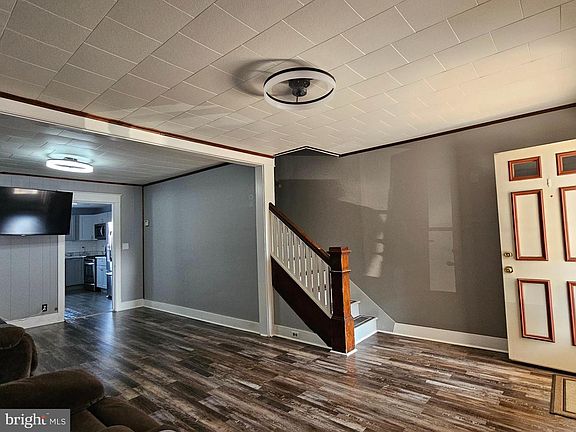 4th image of 29 Spruce St
