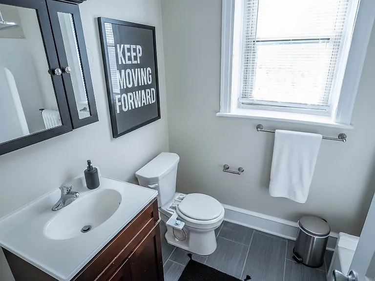 Osage Manor B1 Bathroom