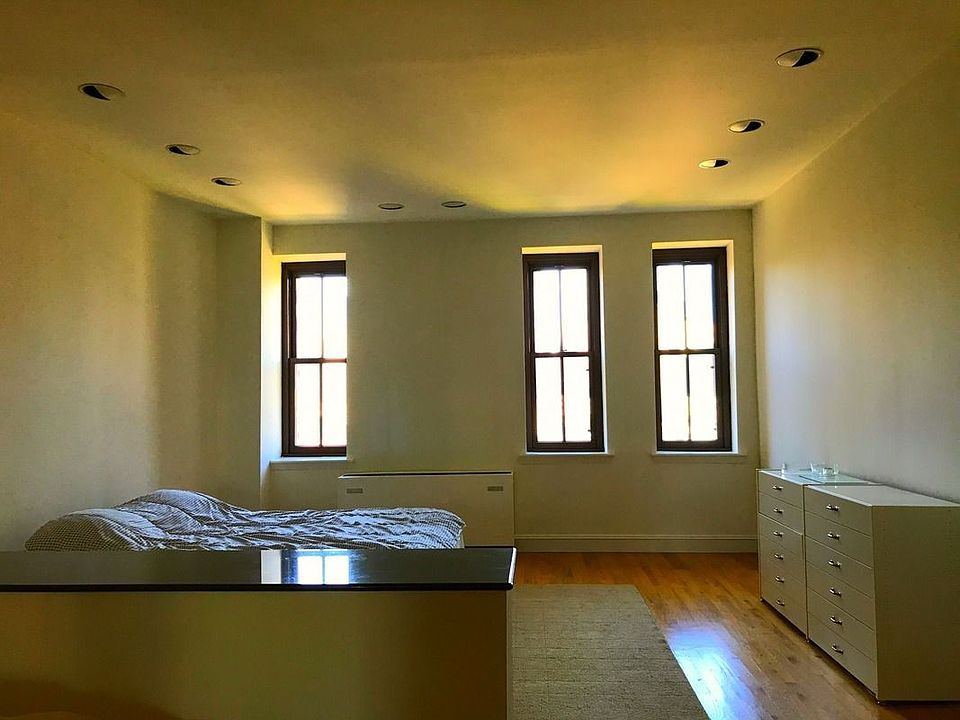 1st image of 28 Old Fulton St APT 7L