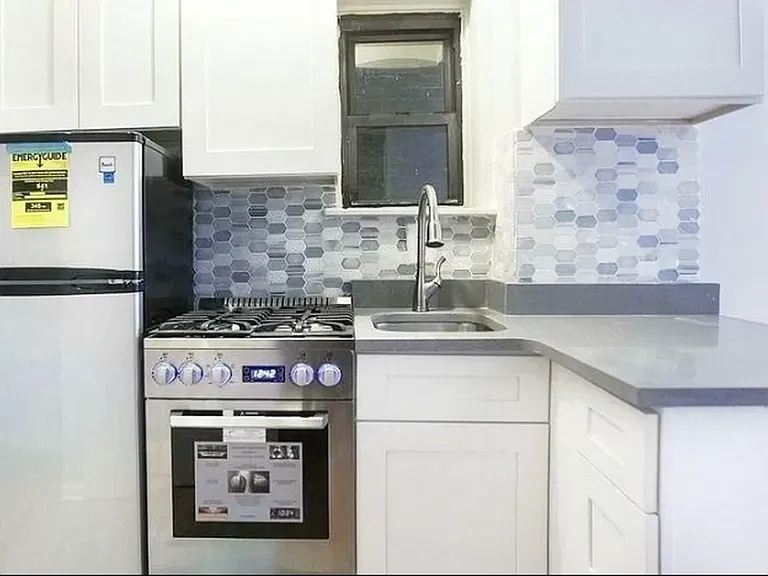 225 E 82nd St #1A — Photo 2