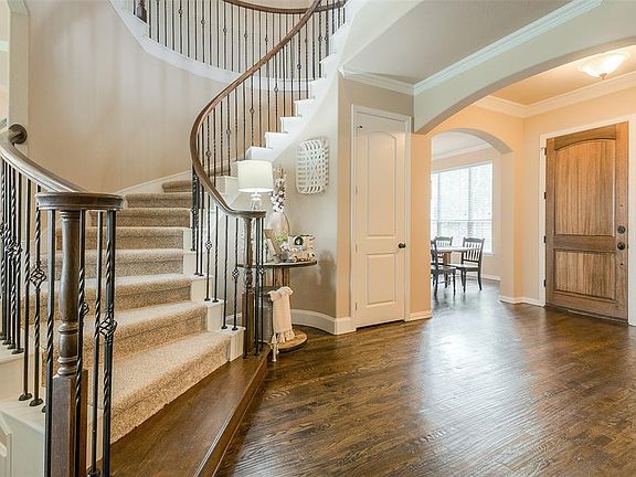 4th image of 203 Chatfield Dr