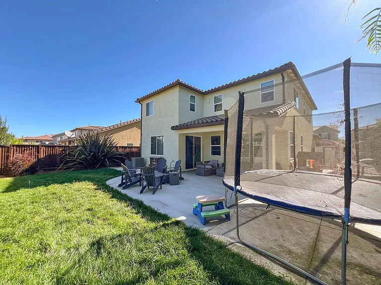 264 Blenheim Ct — Photo 21