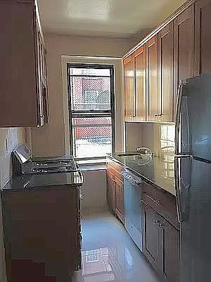 1st image of 99 E 4th St APT 1