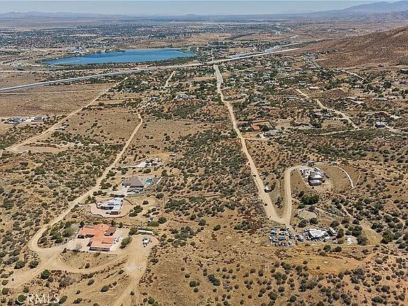 3rd image of 14XX W Barrel Springs Rd