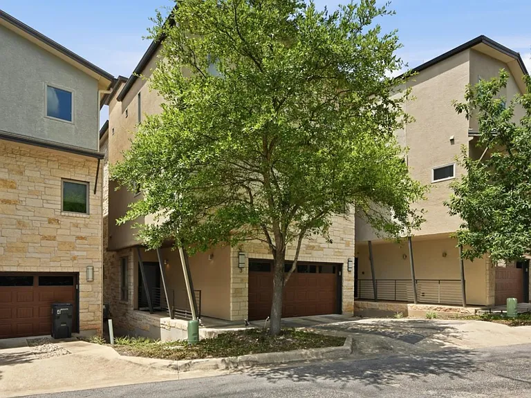1142 Lost Creek Blvd #3 — Photo 26