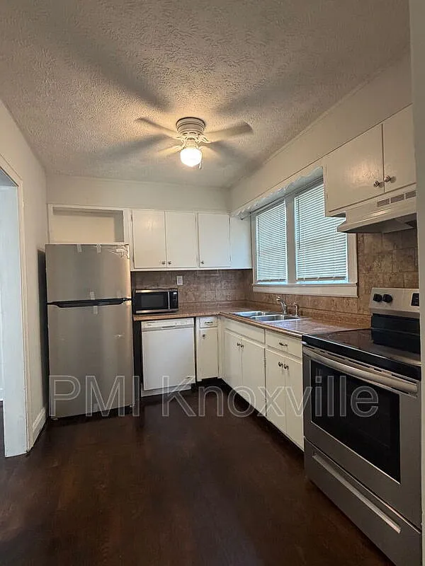 2 bed, 1.0 bath, 1080 sqft, $1,500 — Photo 2
