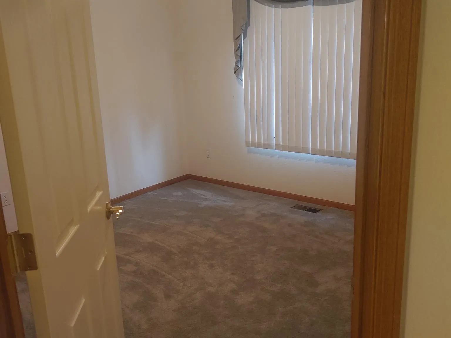 3 bed, 2904 sqft, $2,700 — Photo 4