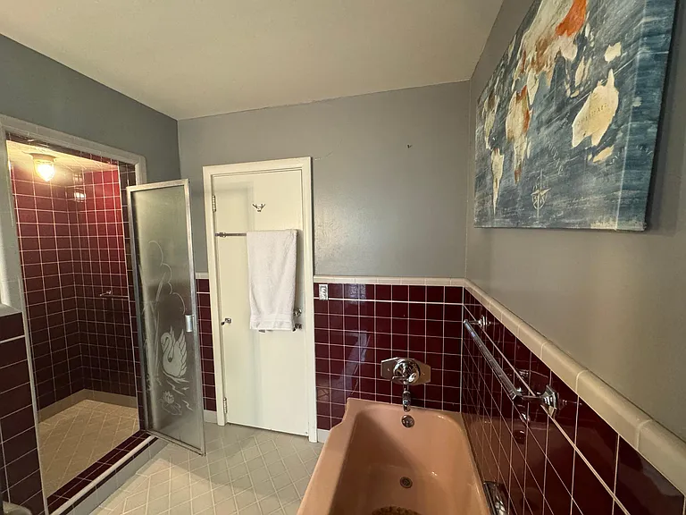 1402 Notre Dame Ave — Photo 13