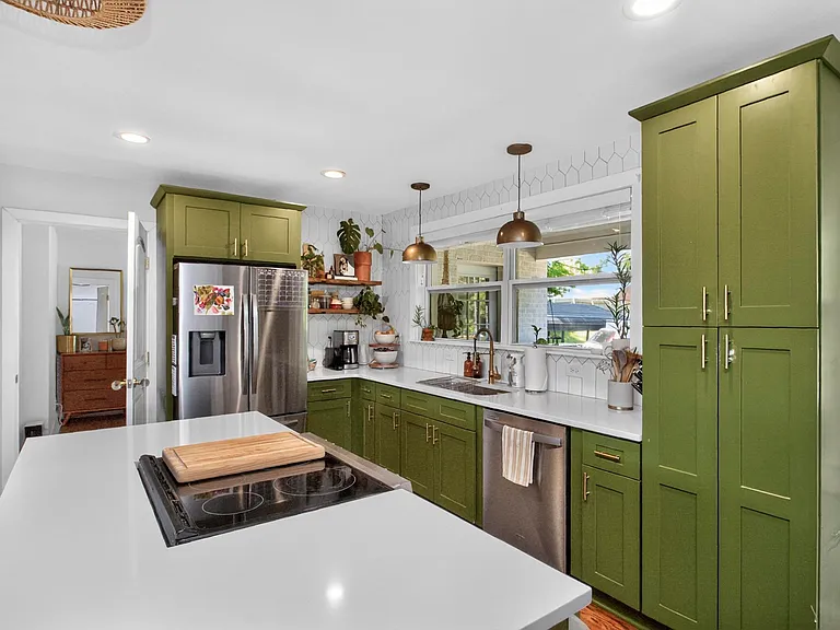90 Vaden Dr — Photo 11