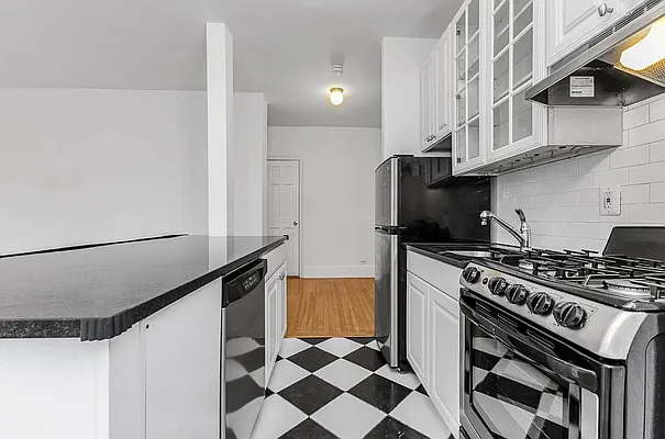 Rented by REAL New York | media 2