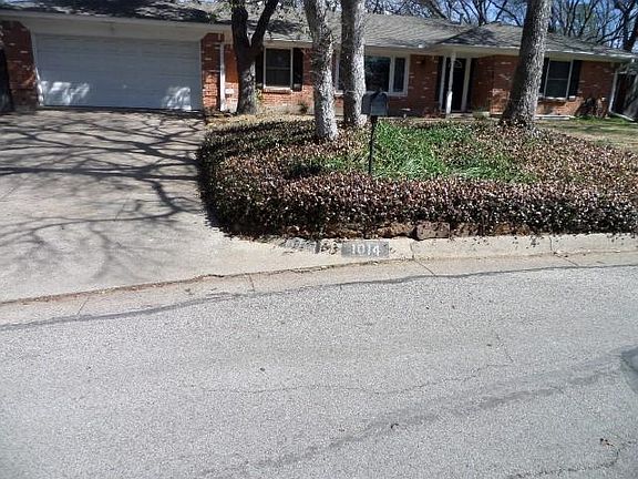 2nd image of 1014 Tanglewood Ln