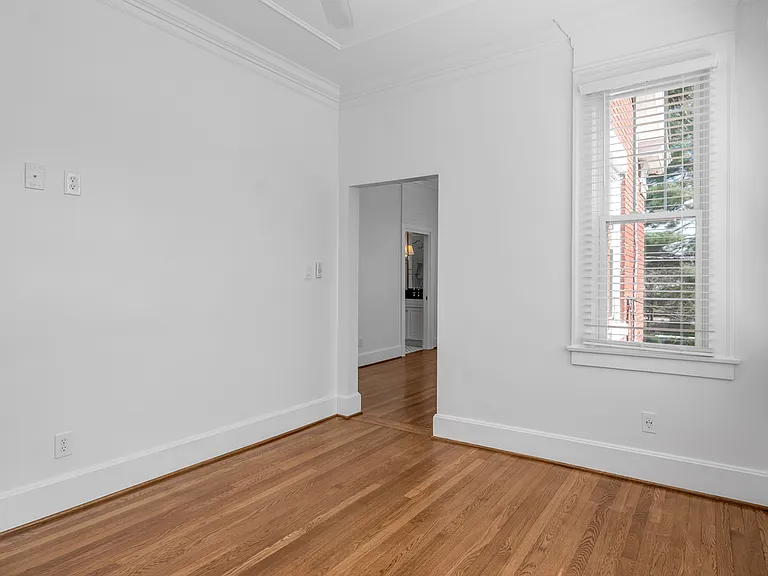 1211 Richmond Rd — Photo 12