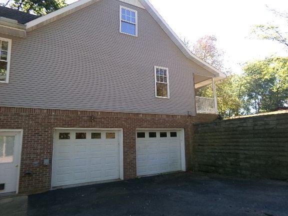 3rd image of 434 Hickman Shores Rd