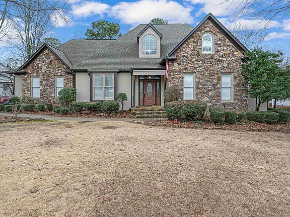 2nd image of 876 Leslie Ln