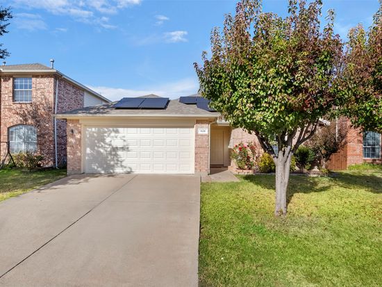 928 Wood Brook Dr, Grand Prairie, TX 75052