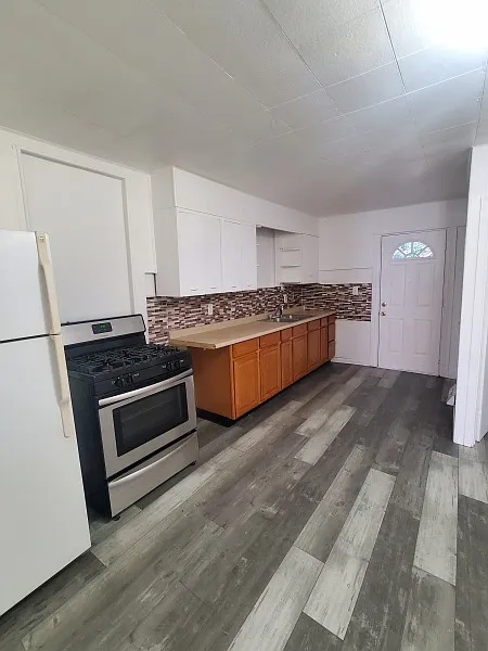 3 bed, 1.5 bath, $1,375 — Photo 3
