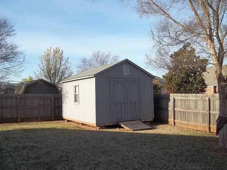 214 S Charles Dr — Photo 9