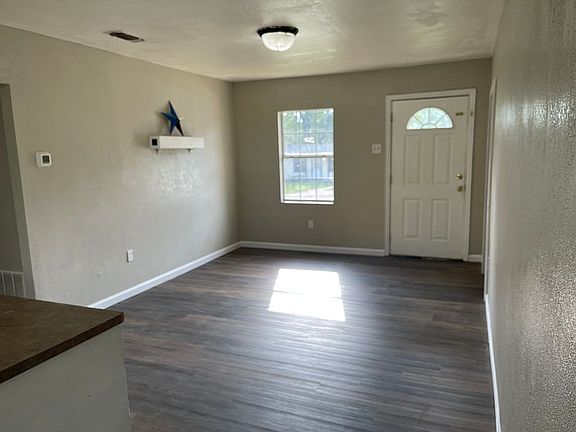 3rd image of 318 Randolph St