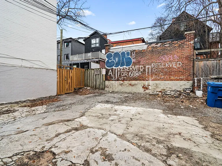 608 Gerrard St E #2 — Photo 18