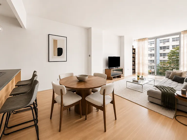 110 3rd Ave #3C — Photo 1