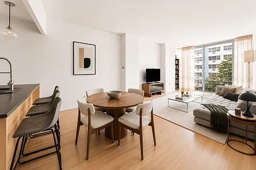 110 3rd Ave #3C Photo 1