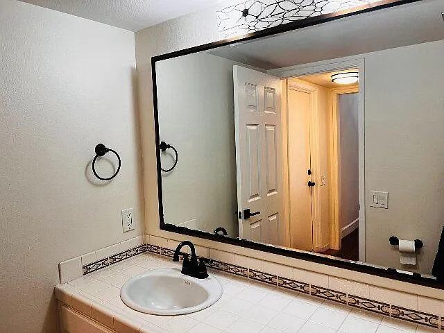 2204 Plaza De Las Flores — Photo 34