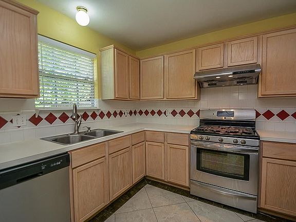 4th image of 1911 Kelliwood Trails Dr