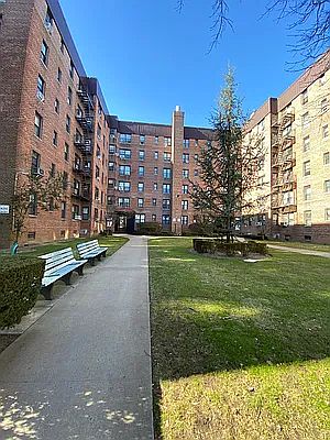 2nd image of 2280 Burnett St APT 6A