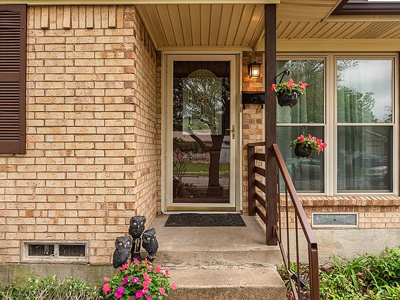 2nd image of 2514 Moreland Dr