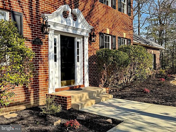 2nd image of 6855 Graymar Ln