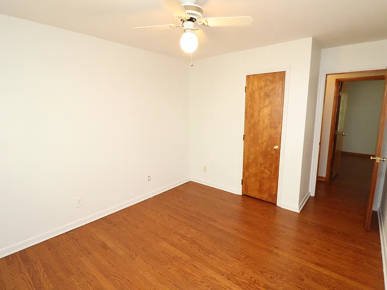 116 Shirley Dr — Photo 30