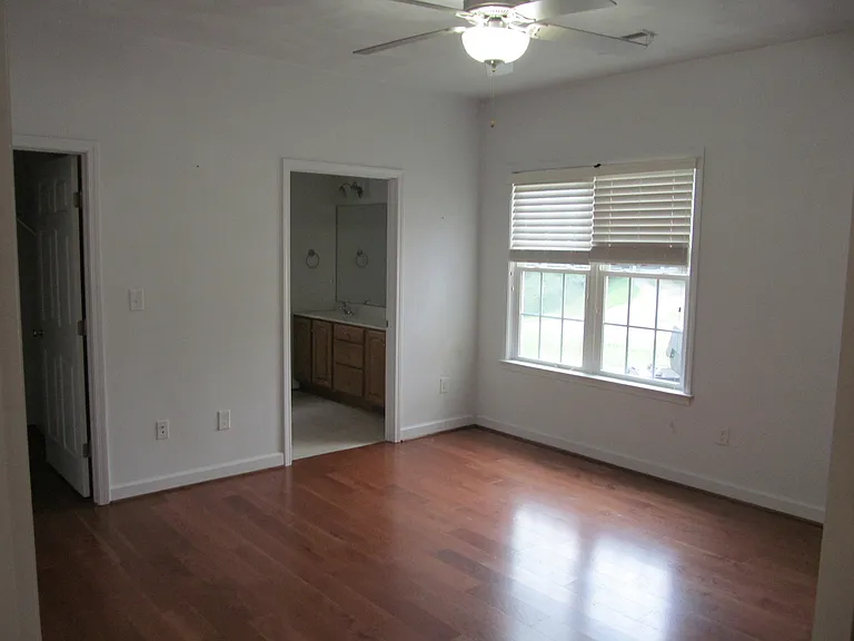 107 Berkley Ct #107 — Photo 7