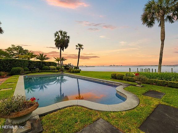 5th image of 4105 VENETIA Boulevard