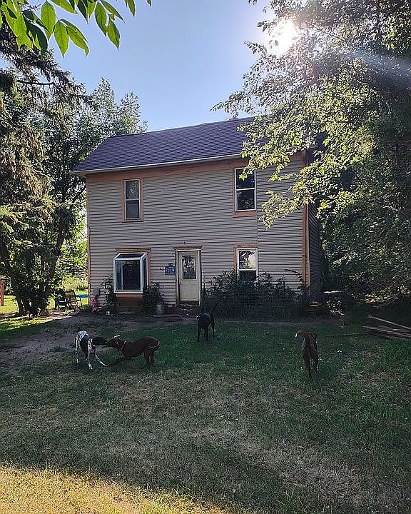 1st image of 204 4th St N