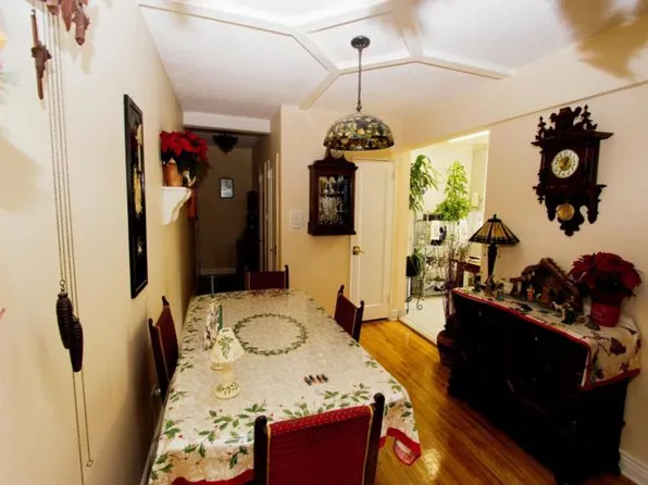 2229 Knapp Street image 8 of 11