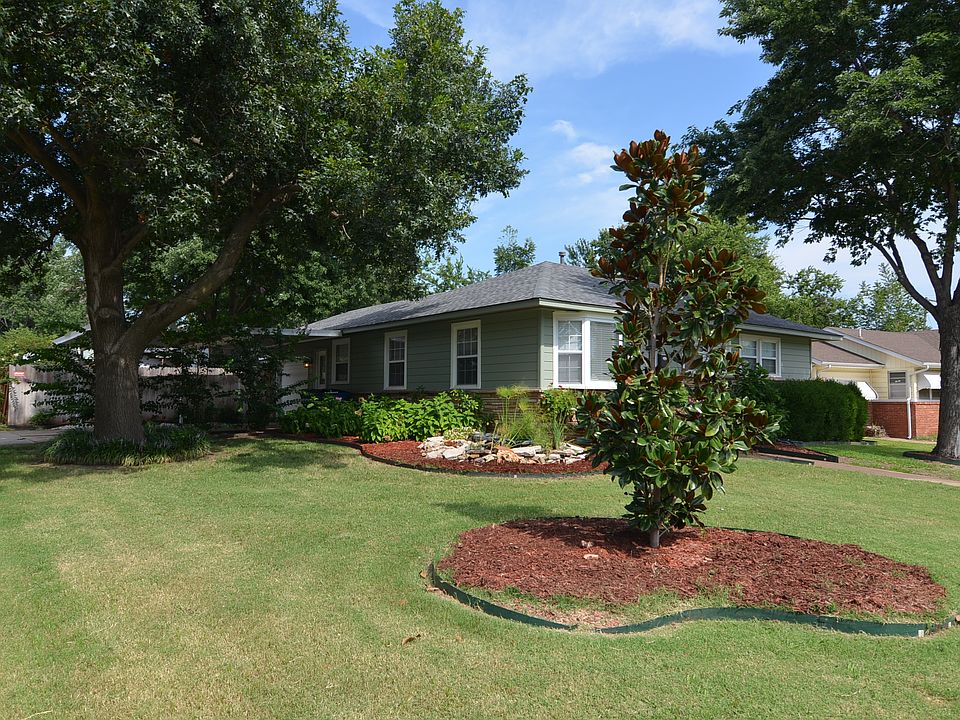 Mature trees throughout neighborhood