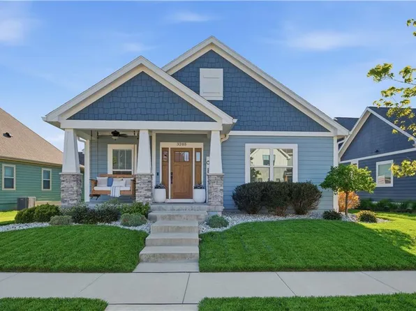 3205 SW Mary St, Lees Summit, MO 64081