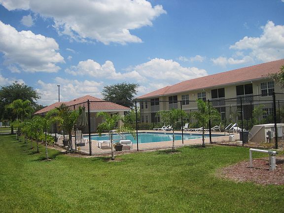 community pool picture2