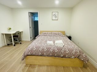 2263 Harcourt Cres, Mississauga, ON L4Y1W3