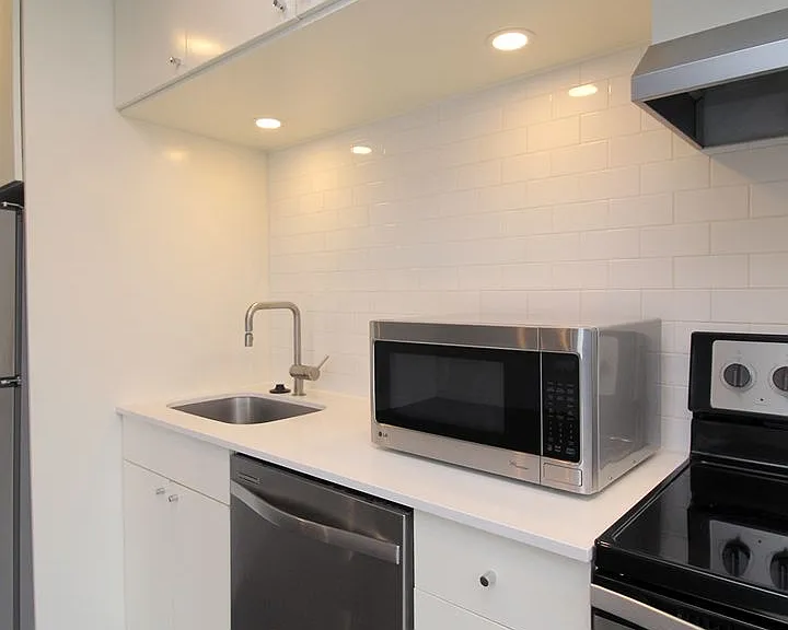 1480 N Jarrett St #303 — Photo 11