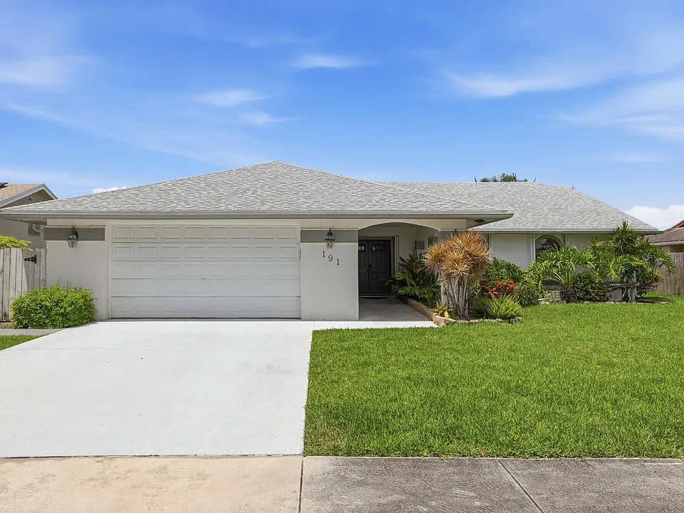 191 Parkwood Dr