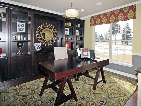 Located on 0019 in The Oaks At Churchill Club in Oswego, IL