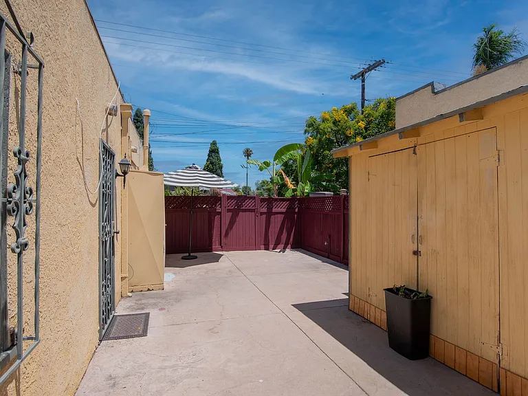 3043 Myrtle Ave — Photo 12