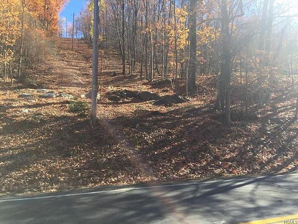 2nd image of 136 Call Hollow Rd