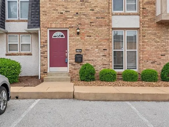1145 Rue La Ville Walk #1145, Saint Louis, MO 63141