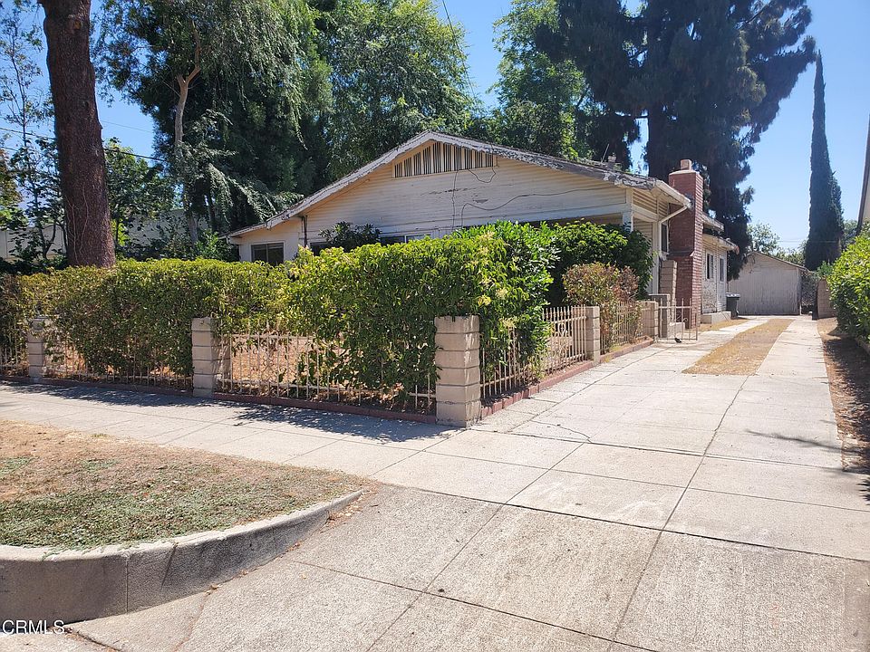 1st image of 160 S Altadena Dr